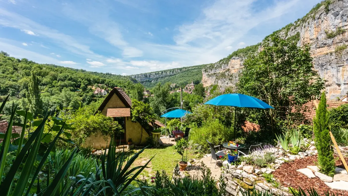 Le Jardin dans la Falaise