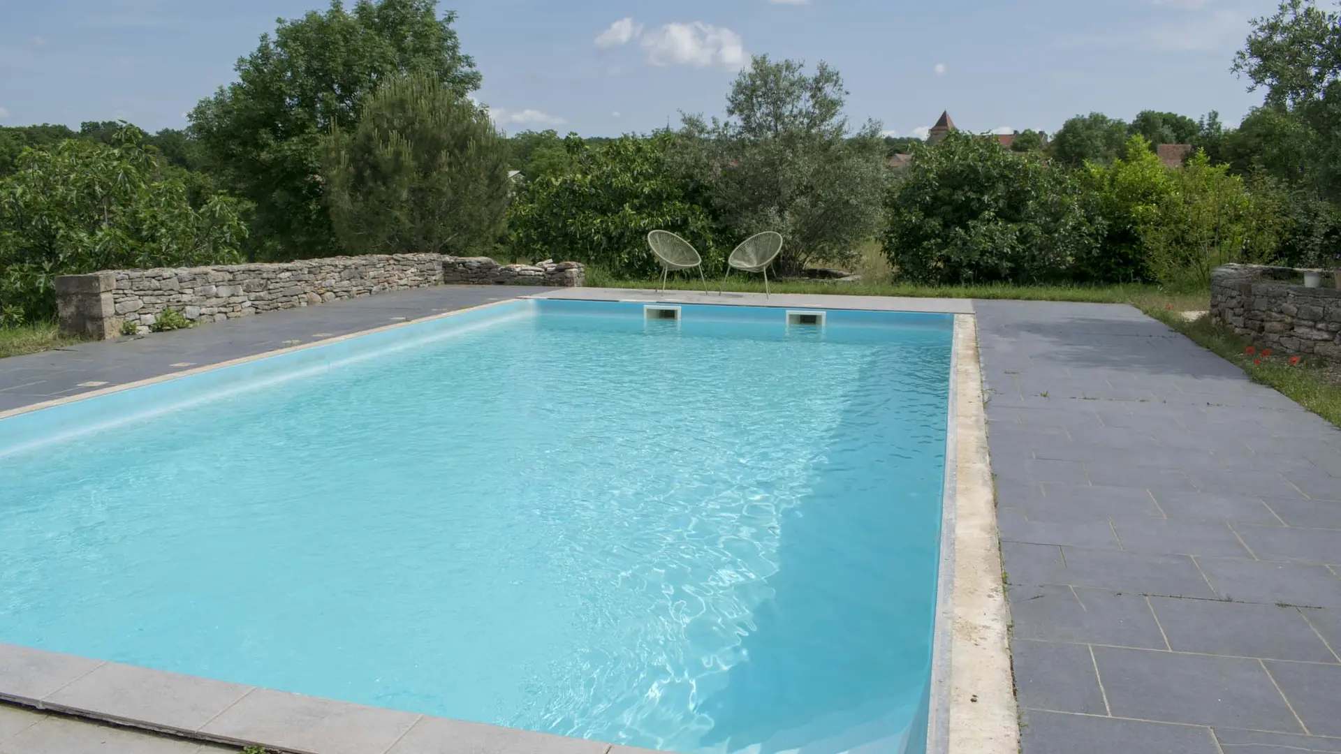 le mouton à deux pattes - piscine