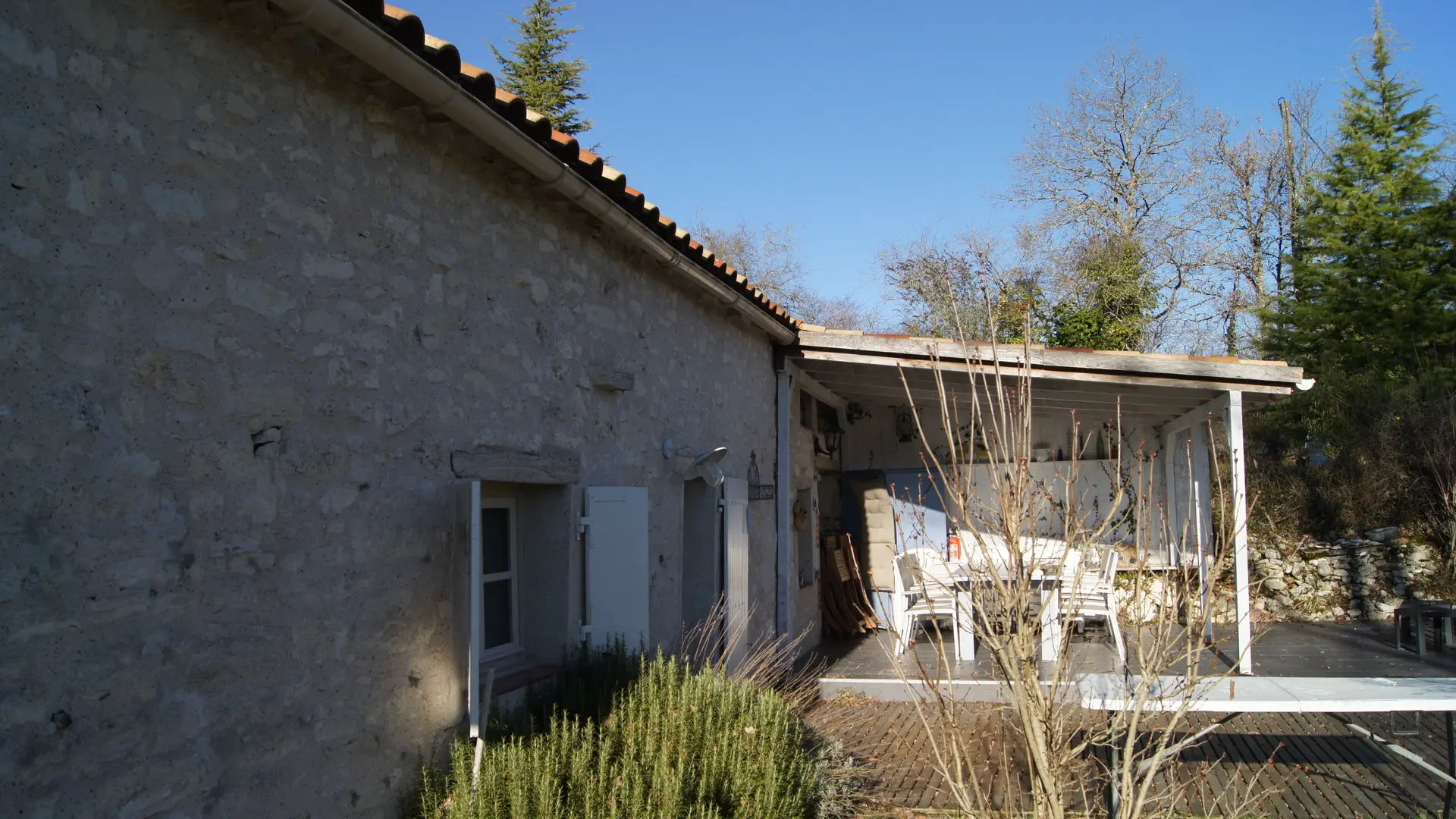 les gîtes de Vidalot Montcuq l'oustal extérieur