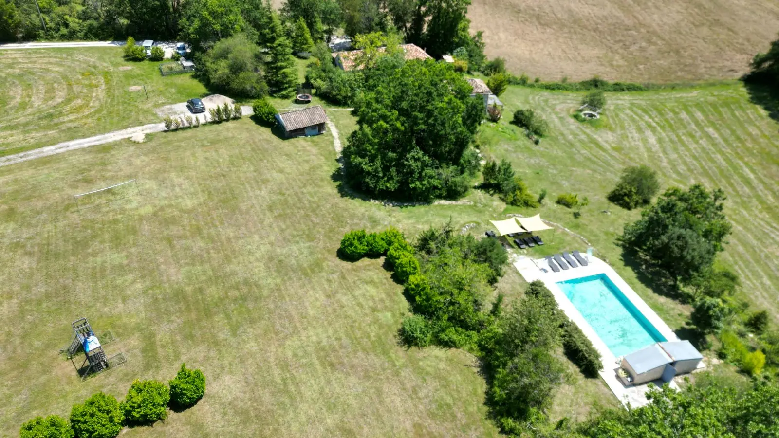 les gites de vidalot piscine