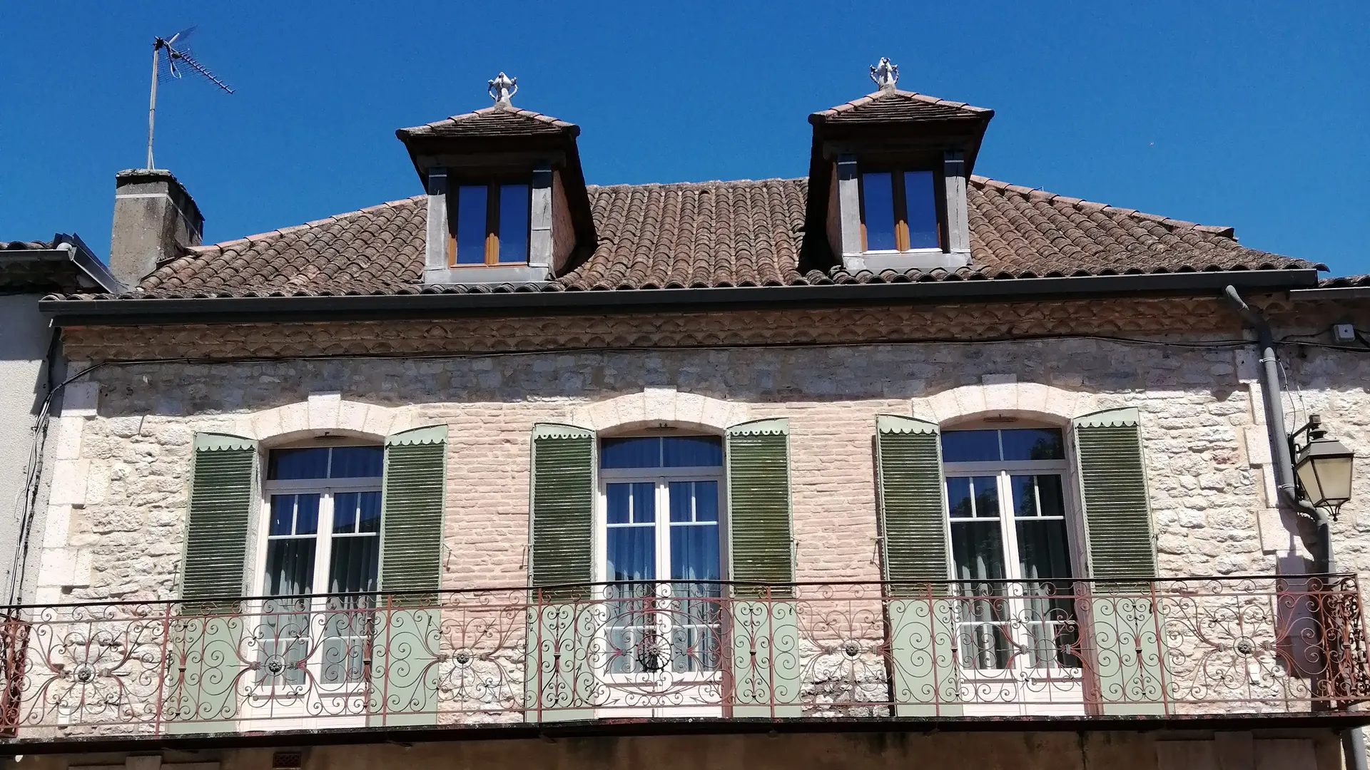 maison vue de sur la place