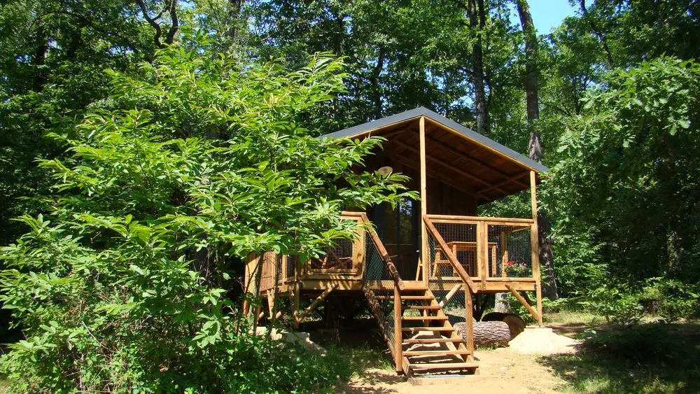 cabane-sur-pilotis-camping-le-reve