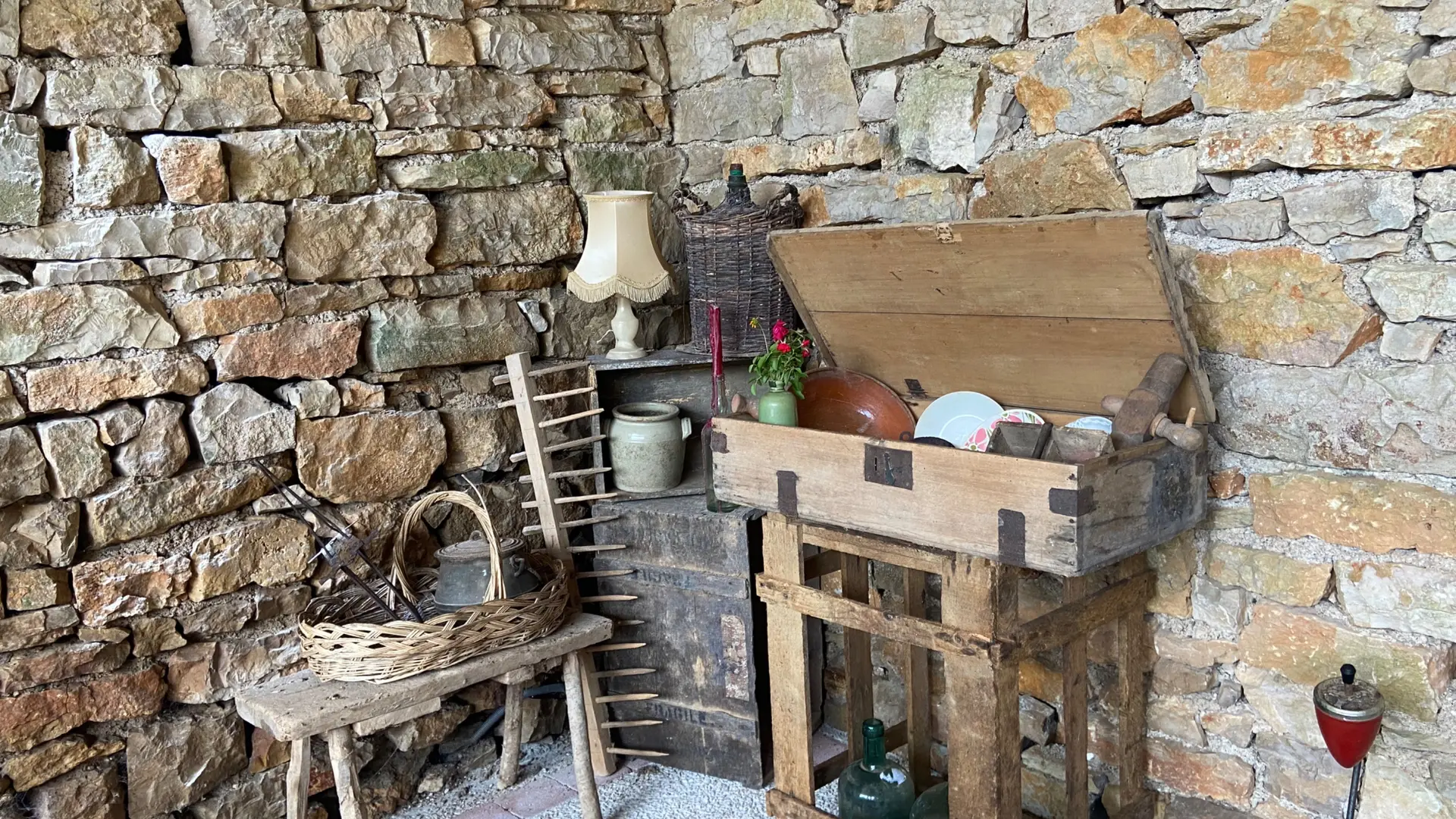 objets du quotidien et outils de paysans