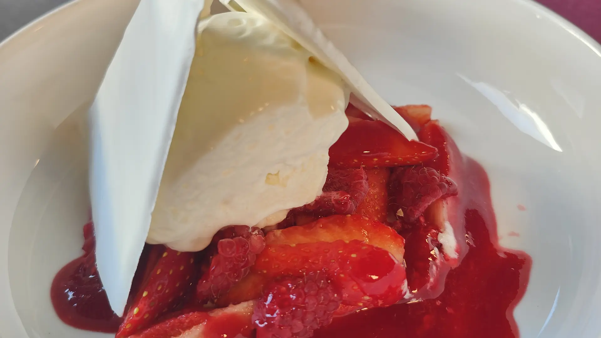 pavlova fruits rouges