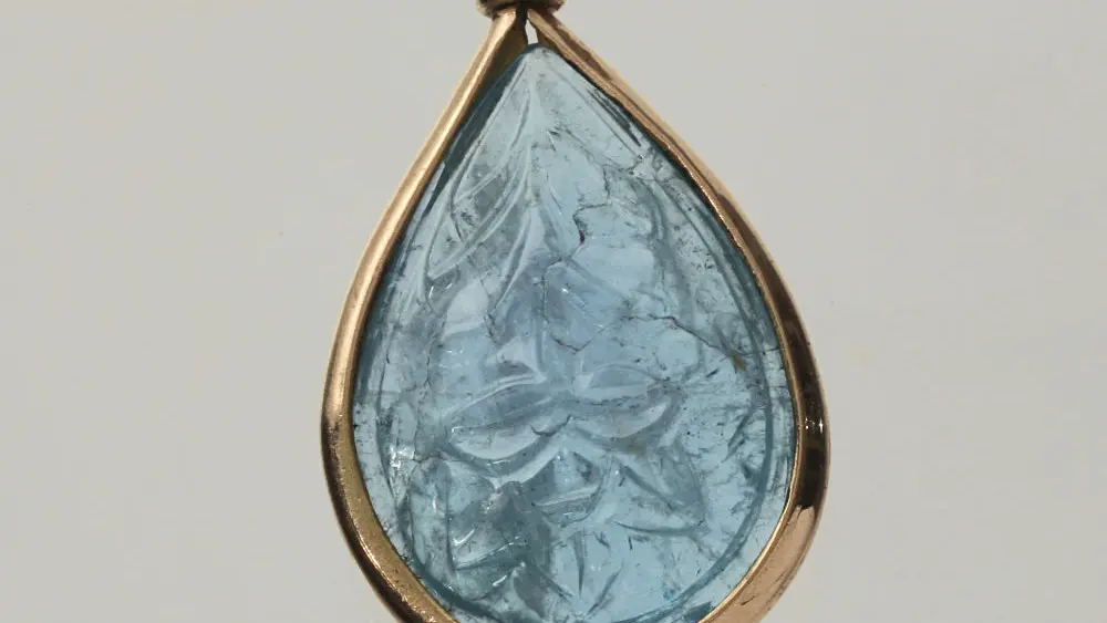 pendentif or aigue-marine graver