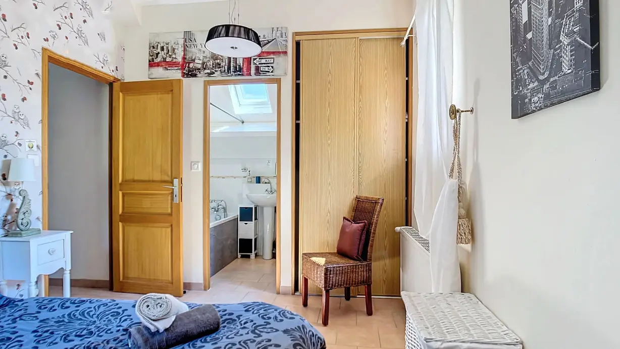 Chambre 3 avec ensuite