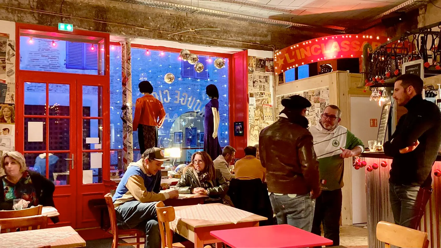 photo-interieur-samedi-soir-sur-terre