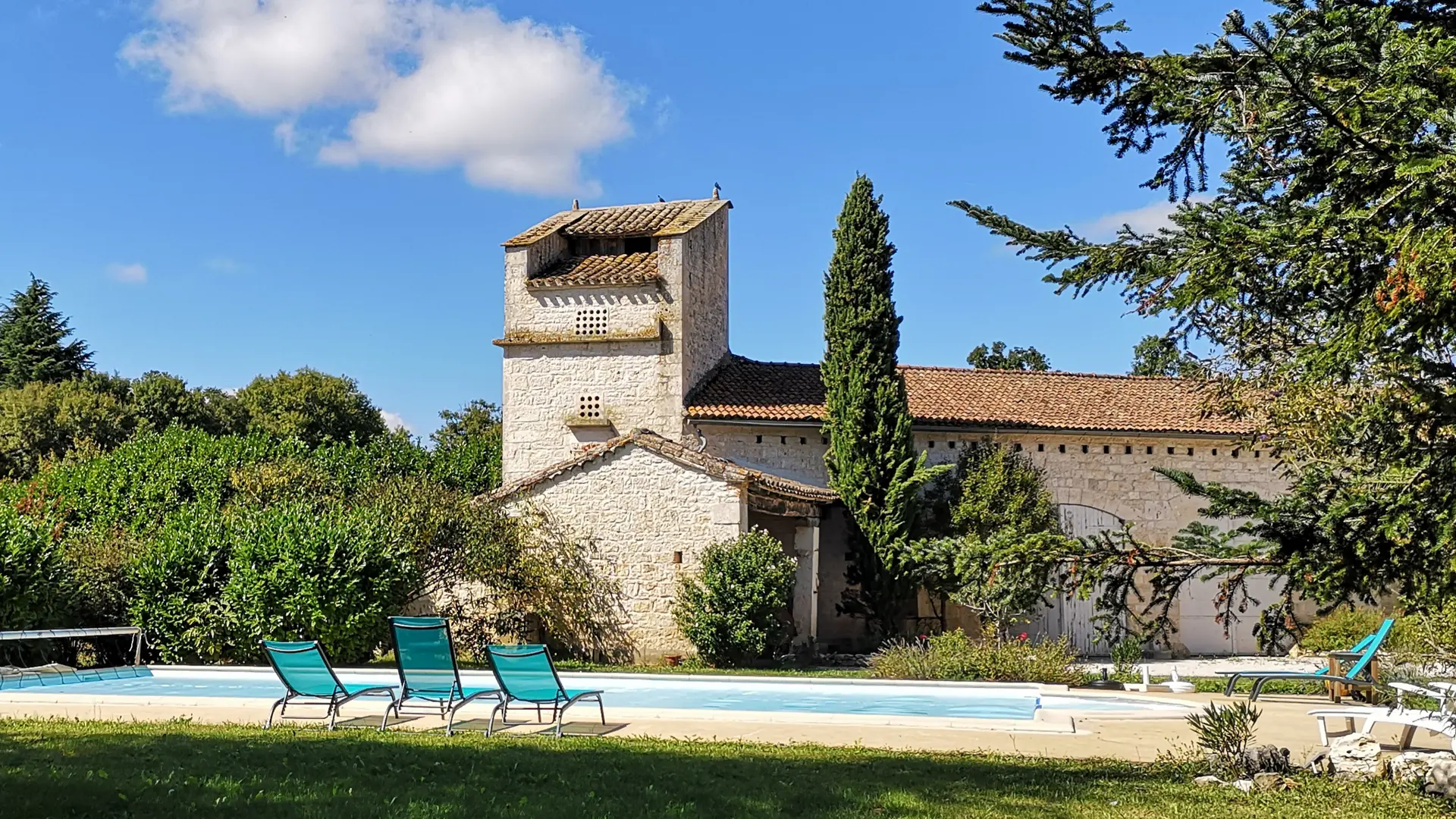 Pigeonnier-piscine