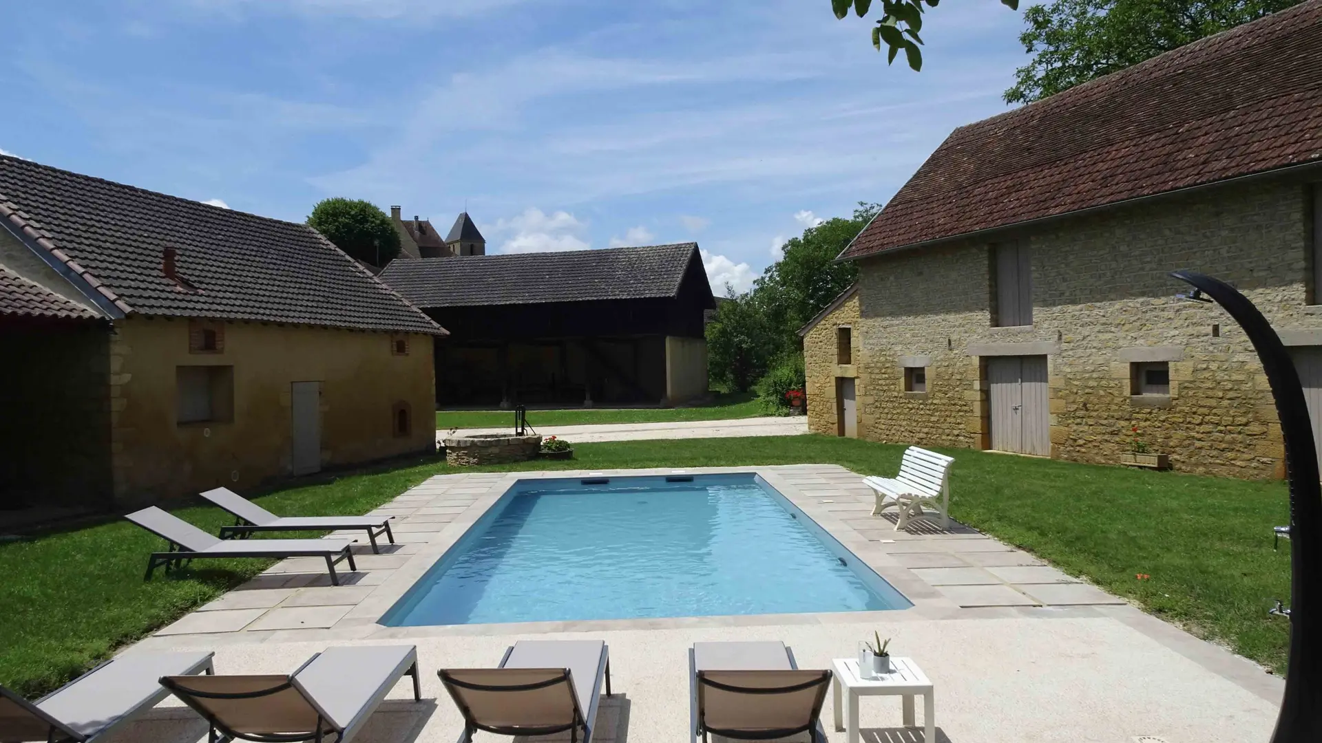 piscine-2-scaled.jpg piscine face