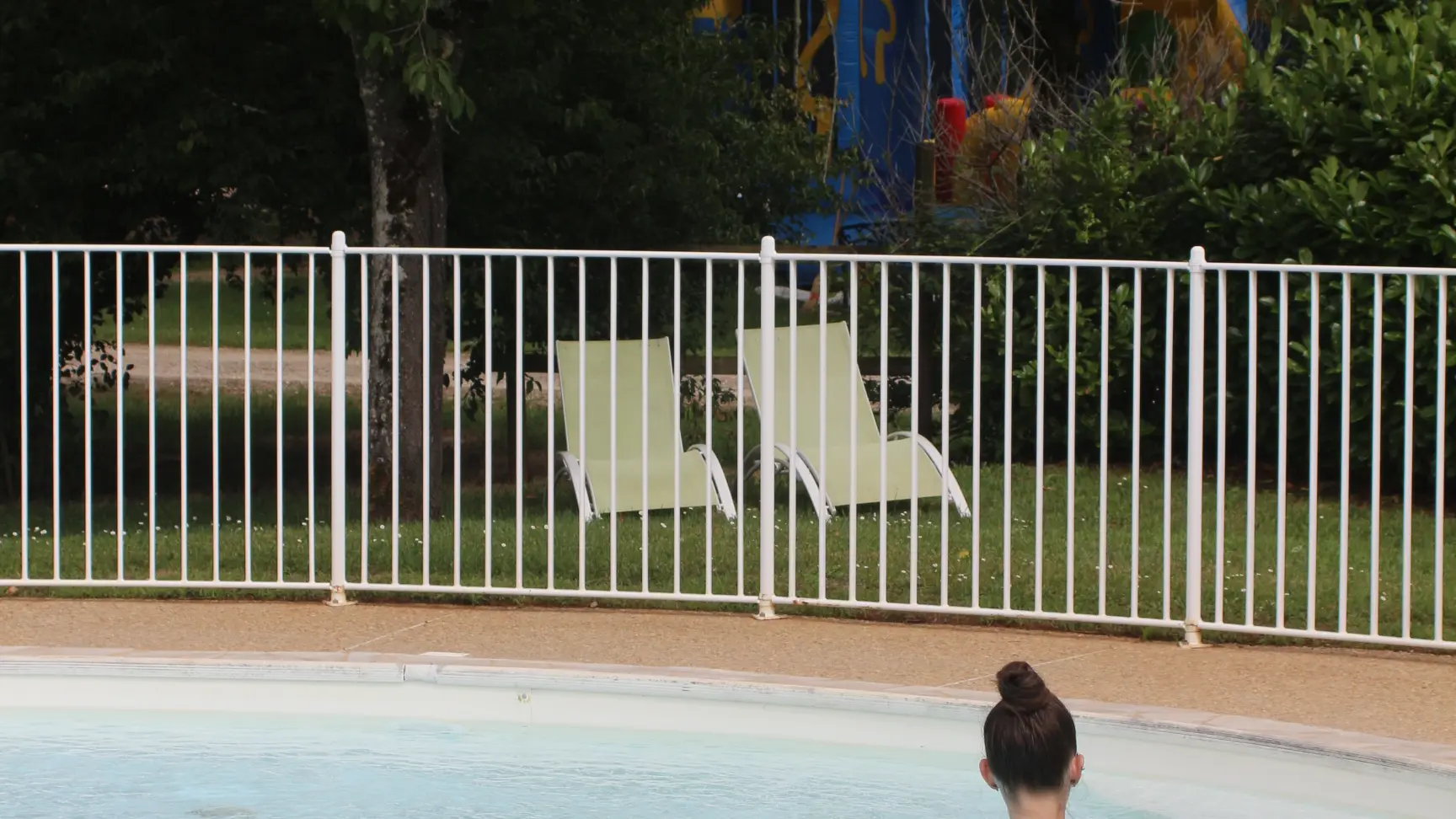 piscine et château gonflable