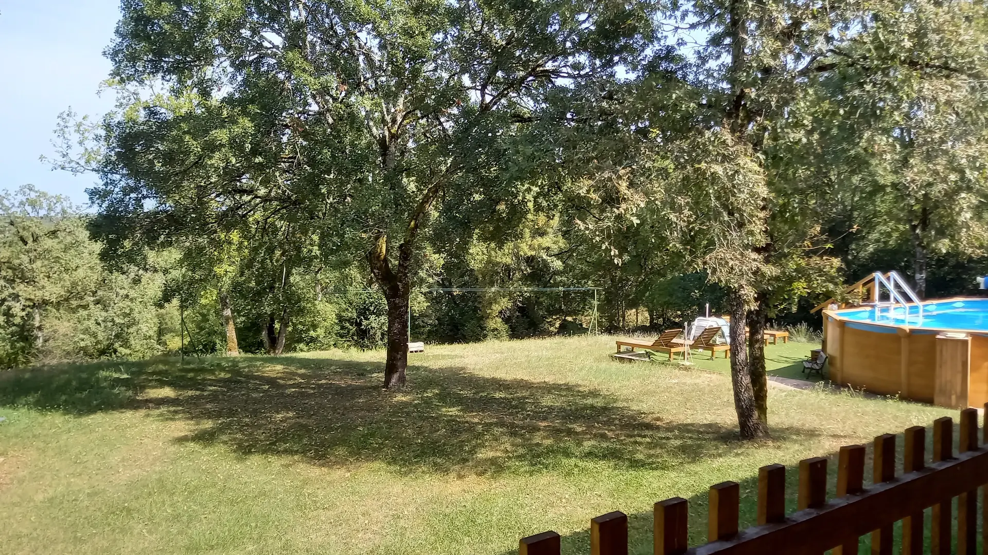 Piscine vue de la terrasse