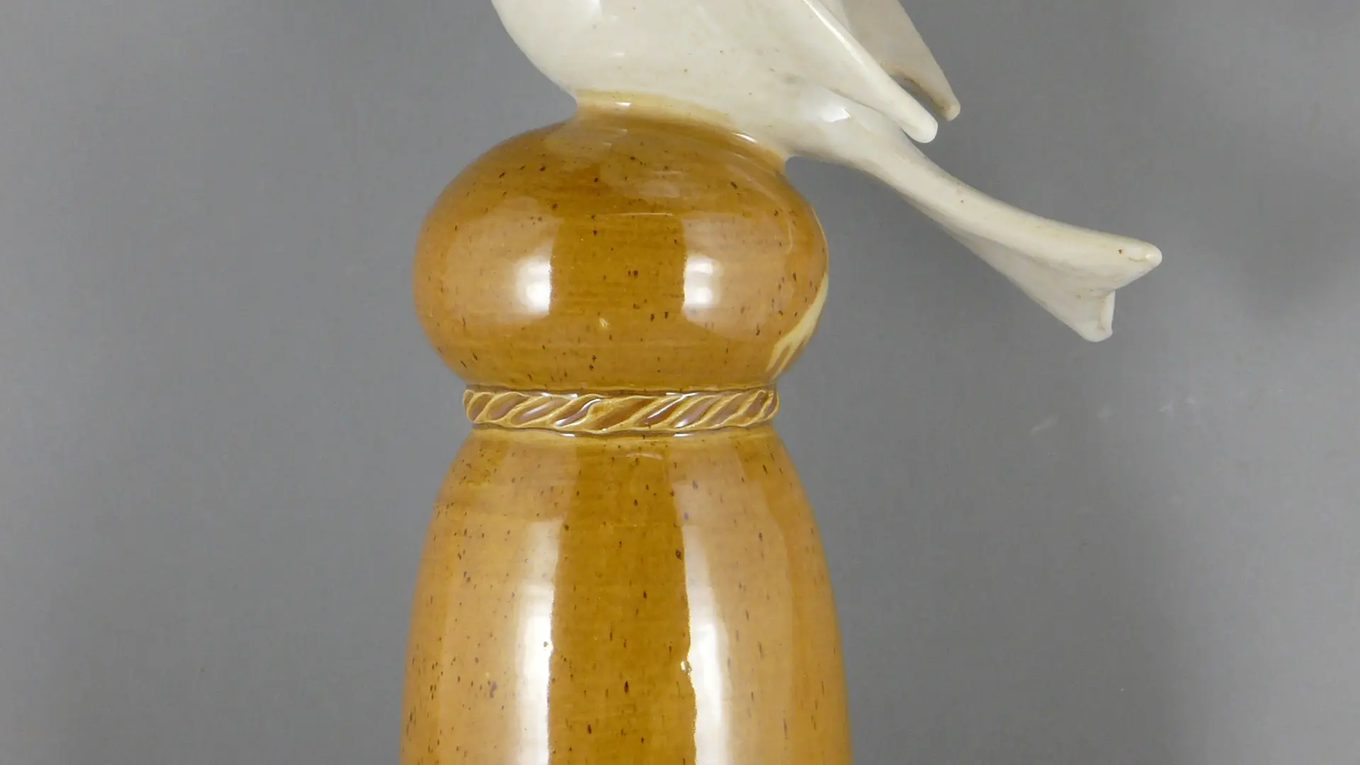 poterie de meyraguet épis de faitage à la colombe