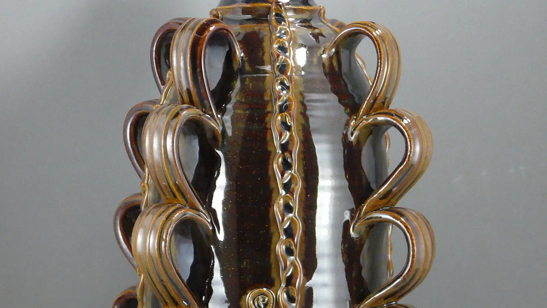 poterie de meyraguet épis de faitage ansé à l'oiseau