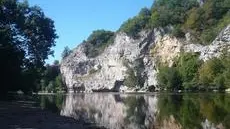 à 200m de la Bourgnette, la rivière et ses rochers