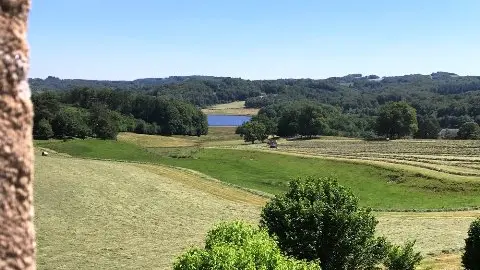 Camping les Teuillères Sousceyrac-en Quercy vue sur le lac