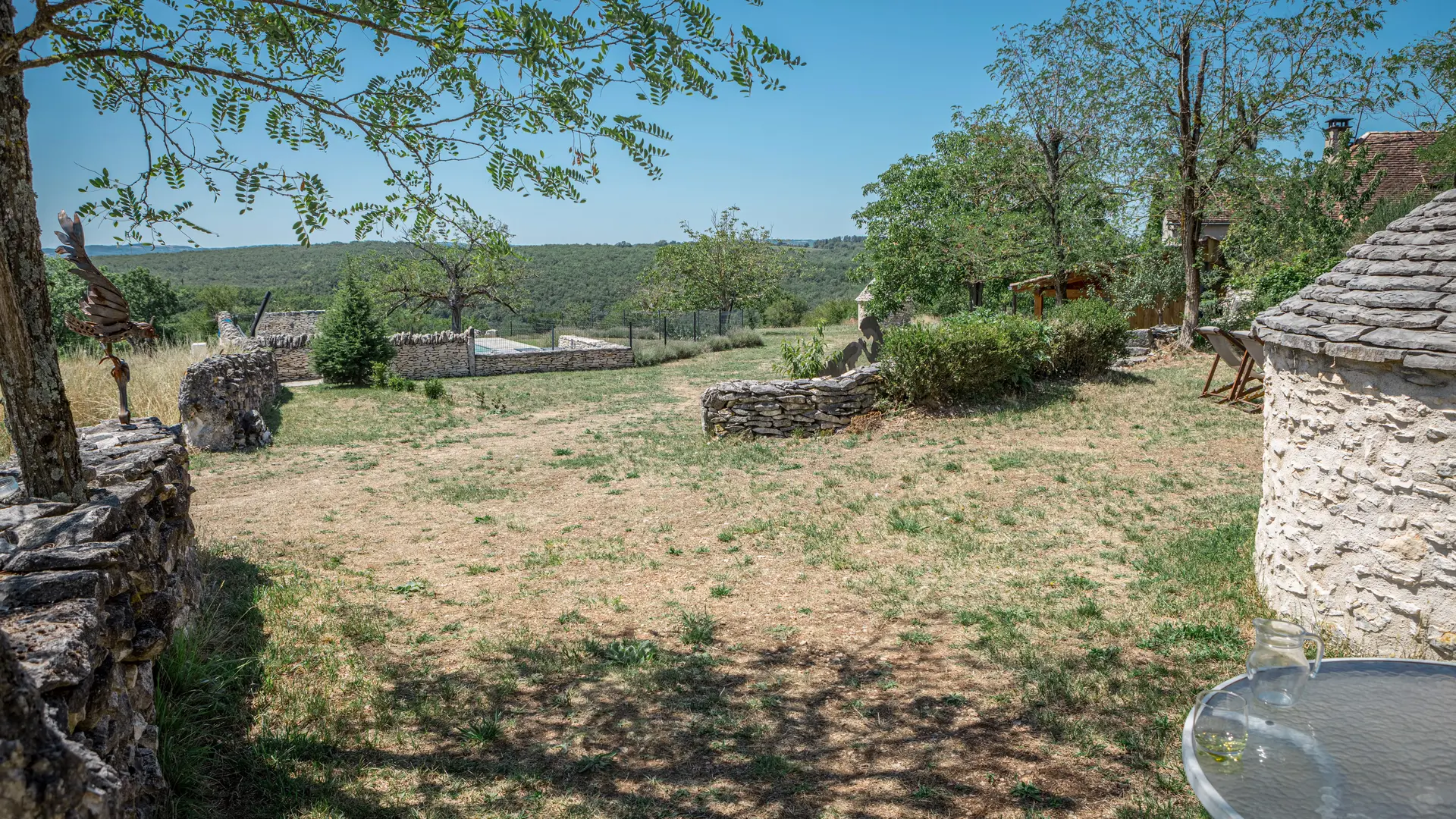 Vue extérieure depuis le salon de jardin du Cocon