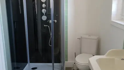 salle d'eau chambre 2