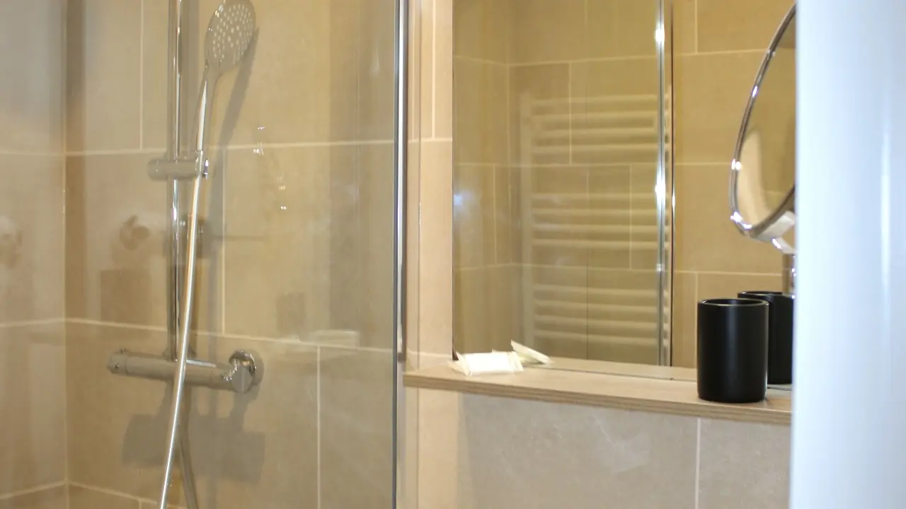 salle de bain Appart'hotel la rosée 3