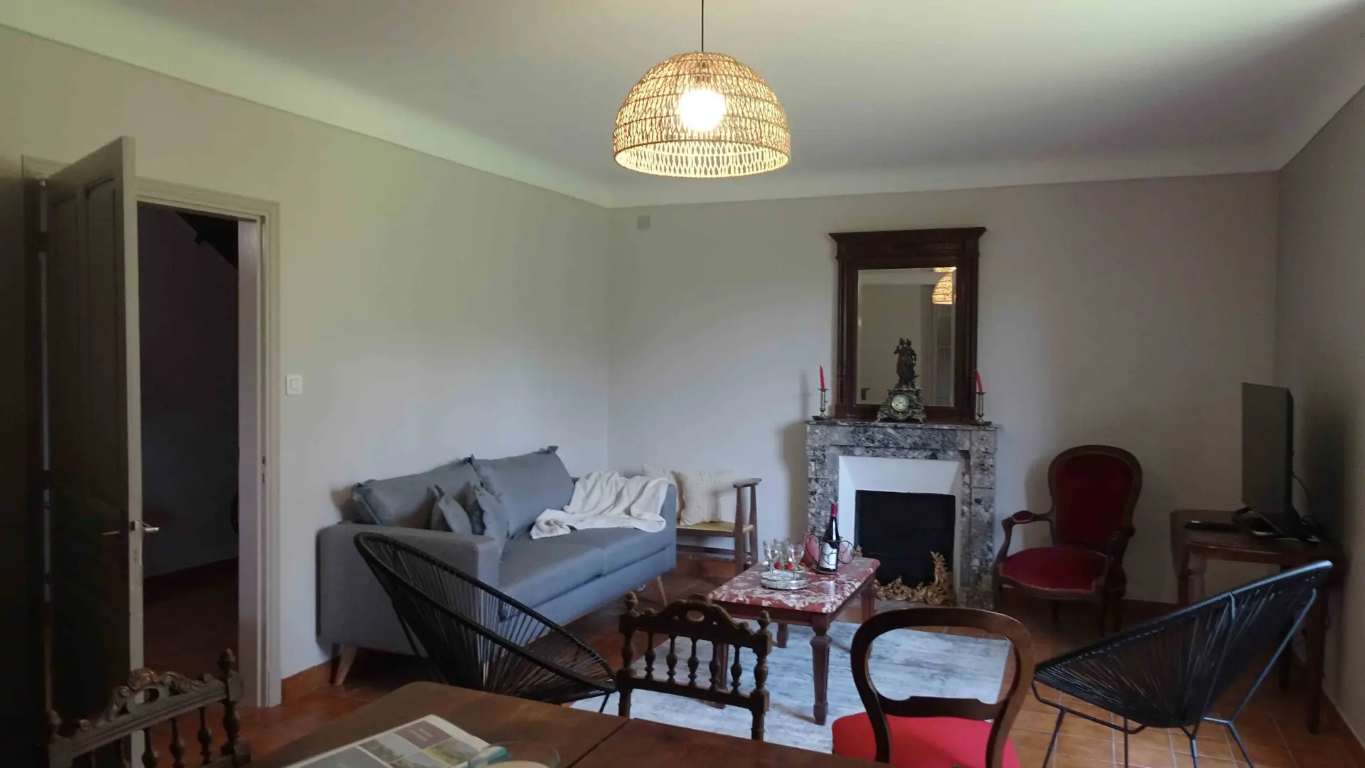 salon-2-mai2-scaled.jpg salon salon 2 1ere maison