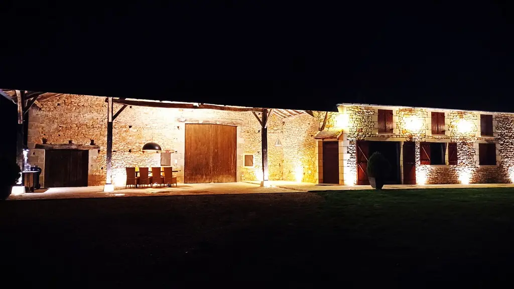 4 GITE L OUSTAL CONDEZAYGUES  redim