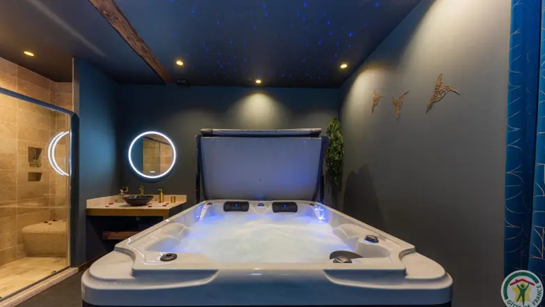 HLOAQU047V50J15B_Penned'Agenais_labulledorée_spa