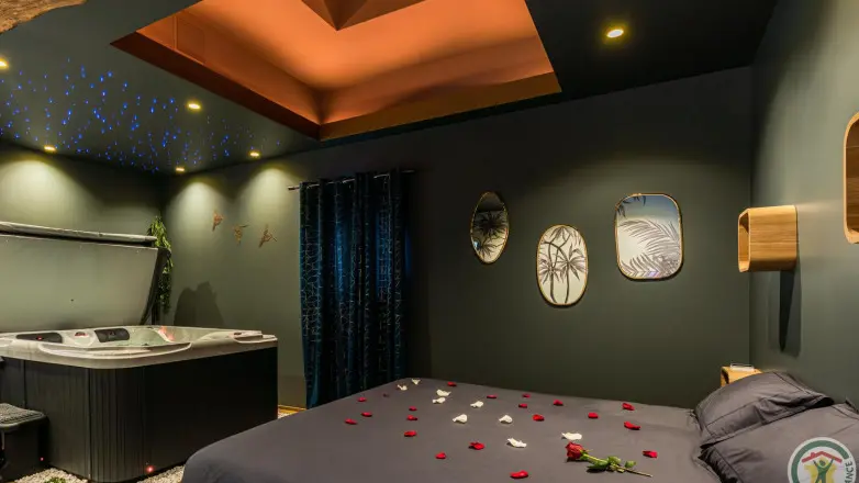 HLOAQU047V50J15B_Penned'Agenais_labulledorée_chambre1