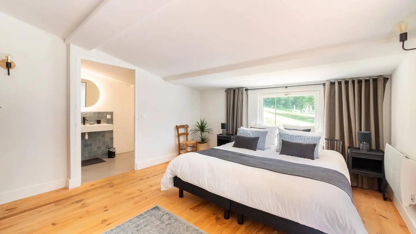 87e9ab2a-2739-457f-a49d-48a9d241bf7c