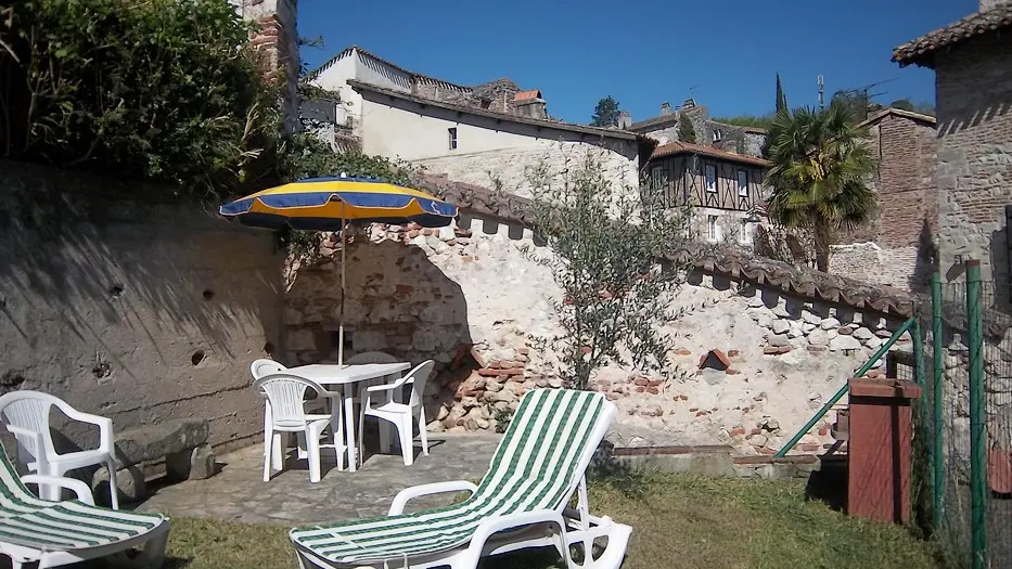 HLOAQU047FS003L6_Penne d'Agenais_Gîte du Pennois_jardin