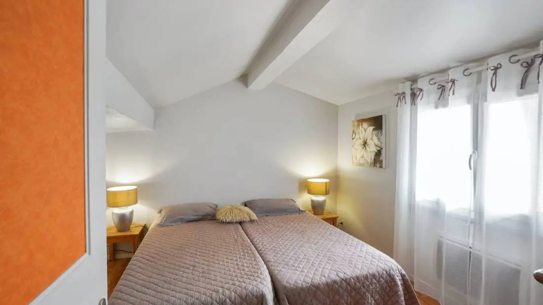 23e0d4a5-6137-48c4-8539-20c8f862c66d