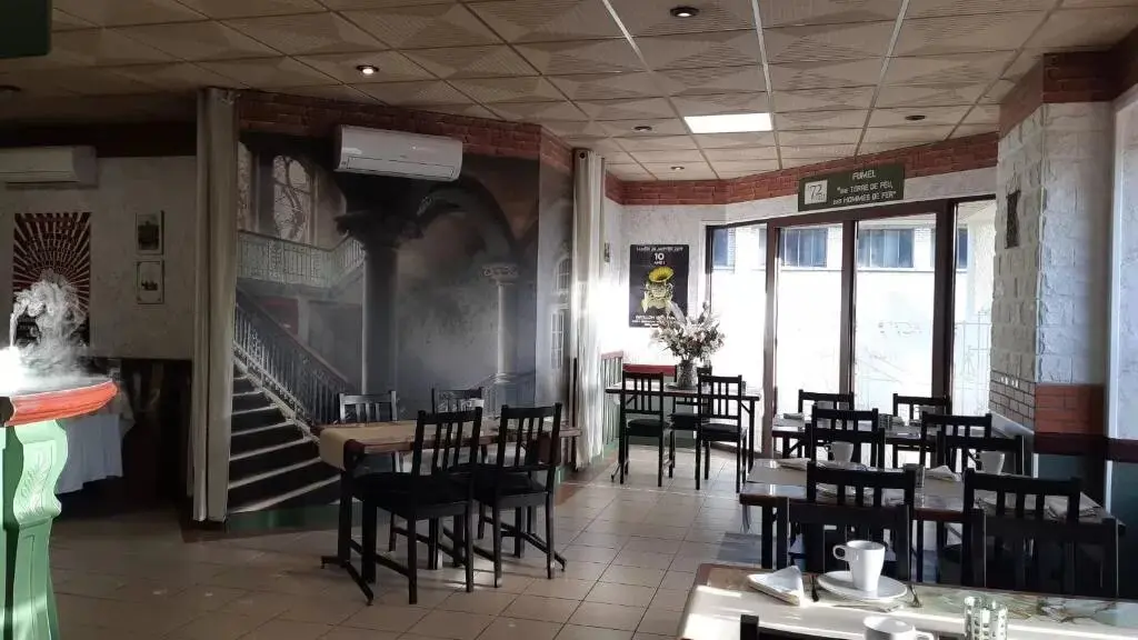 HLOAQU047V50DXBU_Fumel_Le72Watt_Marié_petitdej