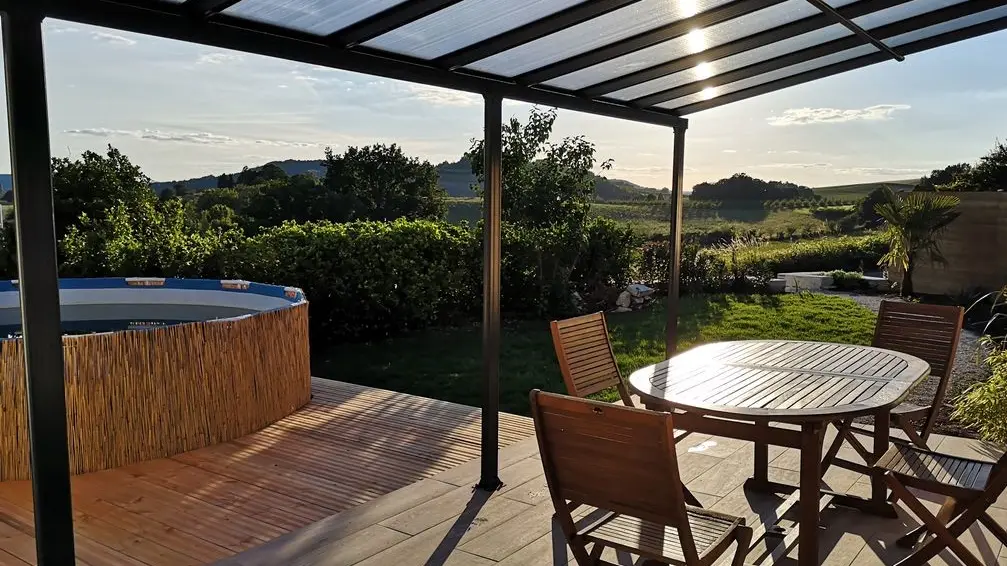 HLOAQU047V50GOM6_Cazideroque_Le Pigeonnier_Bezolles_terrasse