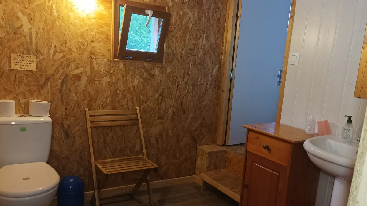 tournonzen_dortoir_salle_de_bain