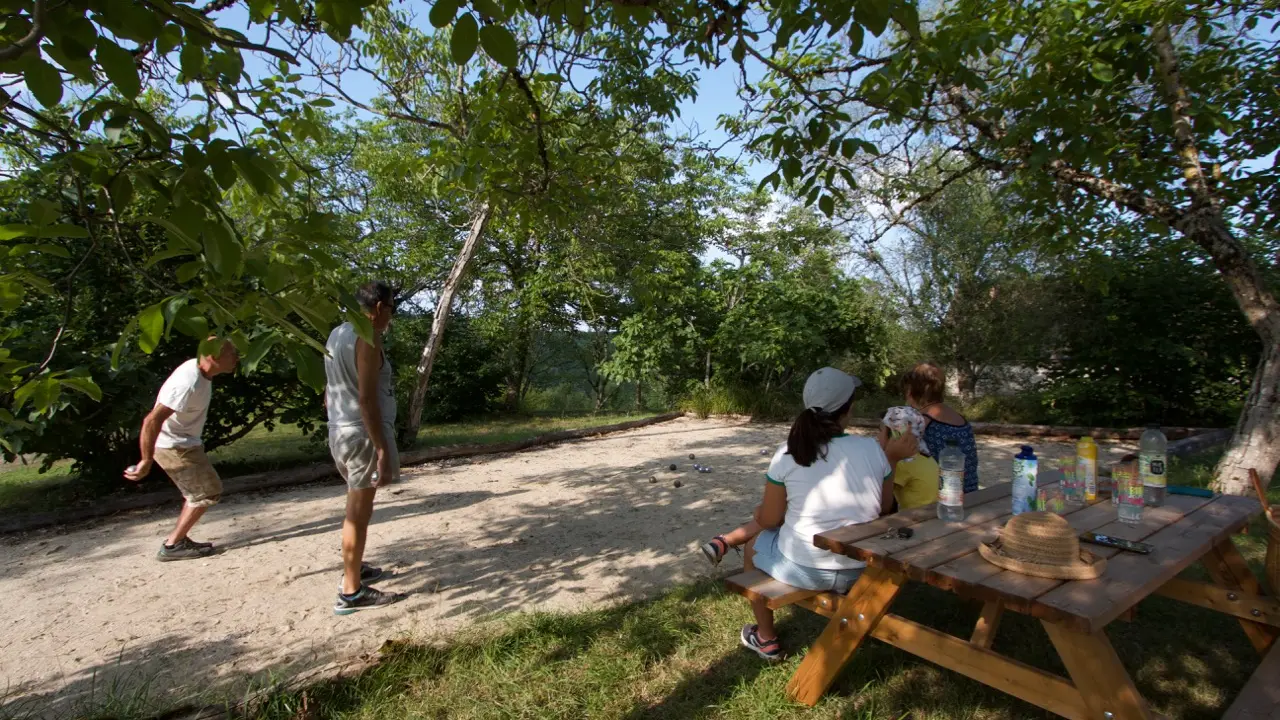 une partie de pe¦ütanque...