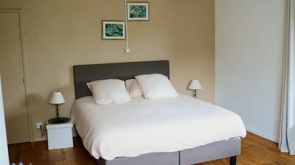 BELLEVUE_Gite-a-courbiac_chambre_lavande-lit (1024x675)