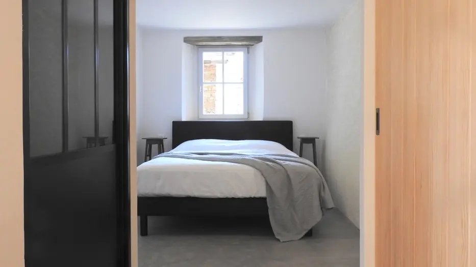 HLOAQU047V50GNWA_Blanquefort_Chambre en pierre_Gîte Monpazier_chambre 1 bis