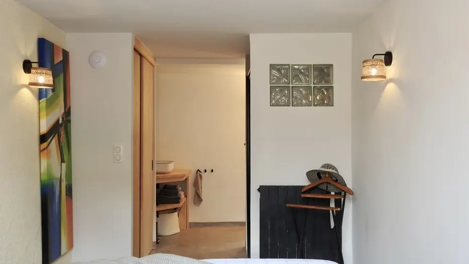 HLOAQU047V50GNWA_Blanquefort_Chambre en pierre_Gîte Monpazier_chambre 1