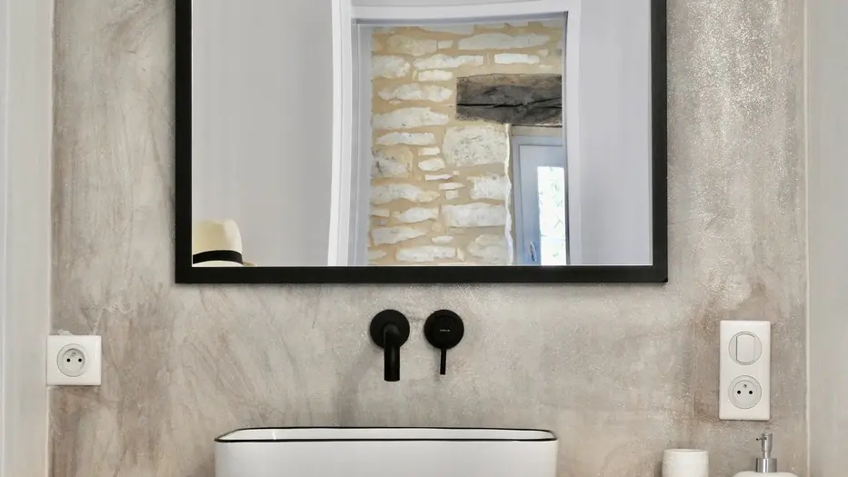 HLOAQU047V50GNWA_Blanquefort_Chambre en pierre_Gîte Monpazier_s d'eau