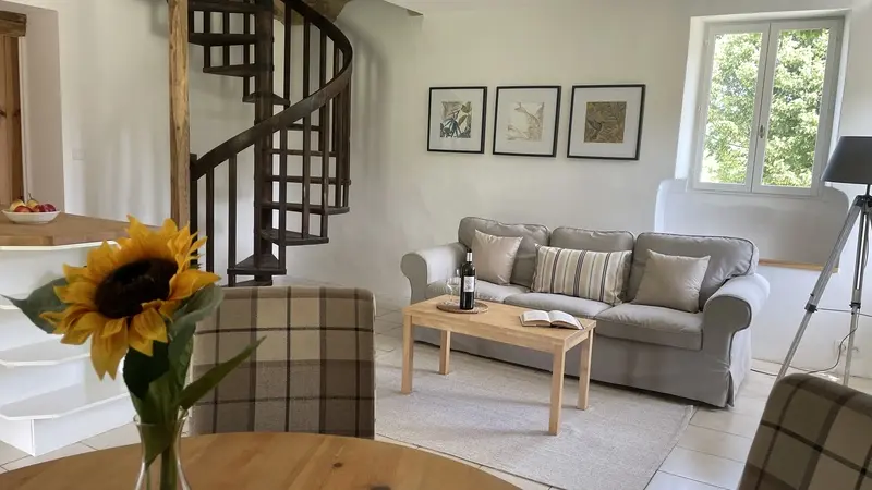 HLOAQU047V50J1IY_Cuzorn_O'Connor_Gîte Delphine_intérieur