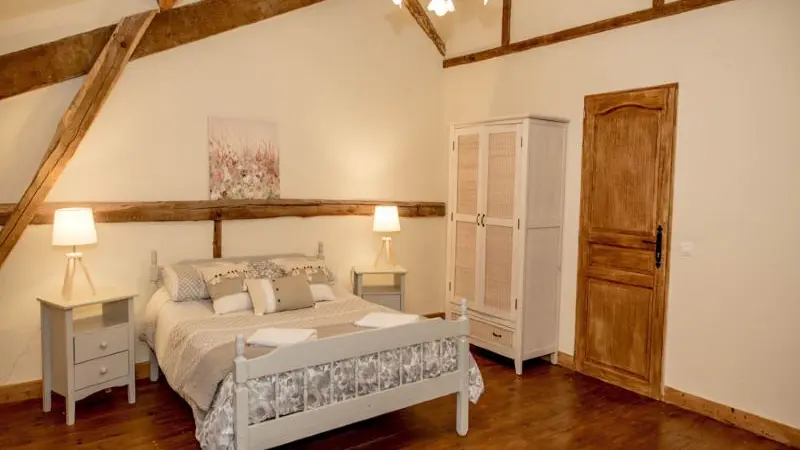 HLO_Gîte La Belle Epoque_Coulx_chambre 2 avec SDE