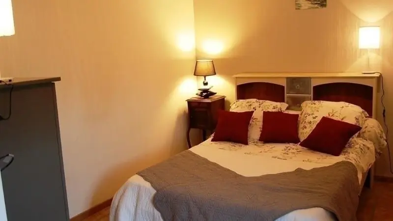 HLO_Gite Soleil_Monclar_chambre parent