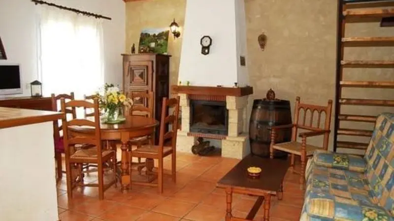 HLO_Gite Soleil_Monclar_salle a manger