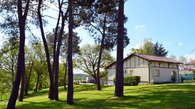 HLOAQU047FS003FR_1560_1 [600x800]