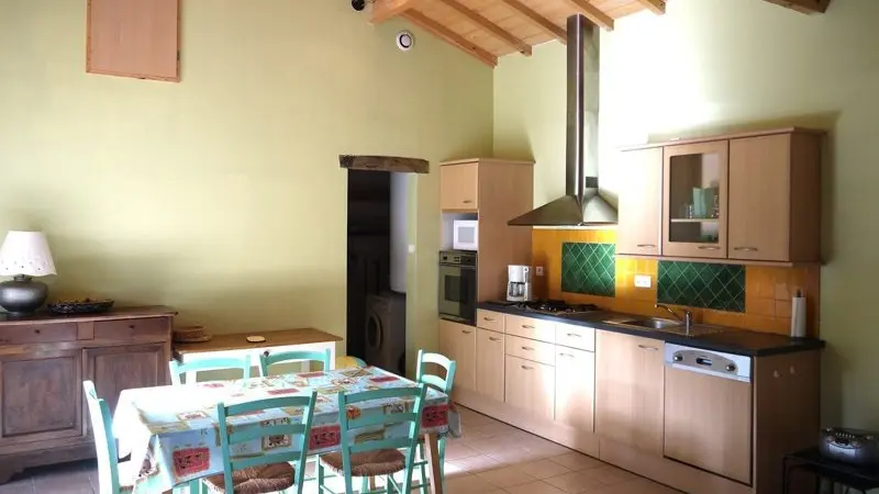 HLOAQU047FS000GS_THEZAC_cuisine