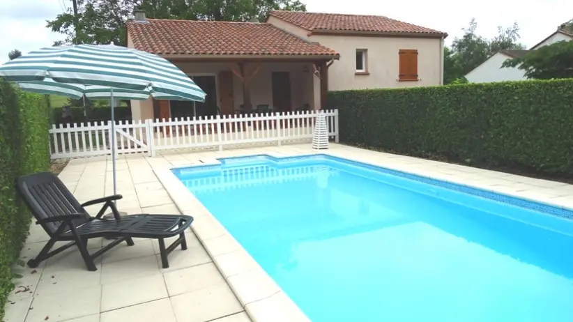 HLOAQU047FS000H3_grande1