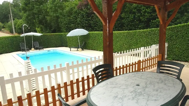 HLOAQU047FS000H3_grande2