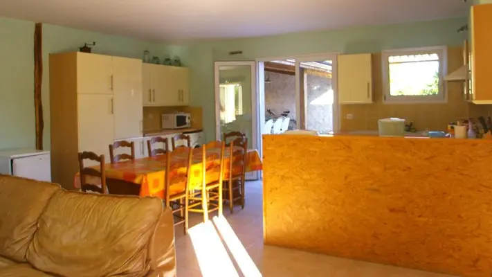 HLOAQU047FS001W3_THEZAC_vuecuisine