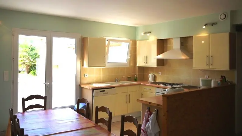 HLOAQU047FS001W3_THEZAC_cuisine