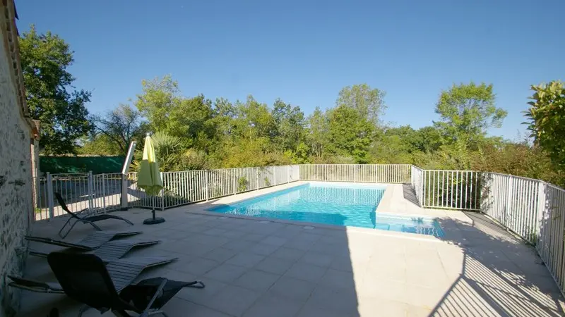 HLOAQU047FS001W3_THEZAC_piscinebis