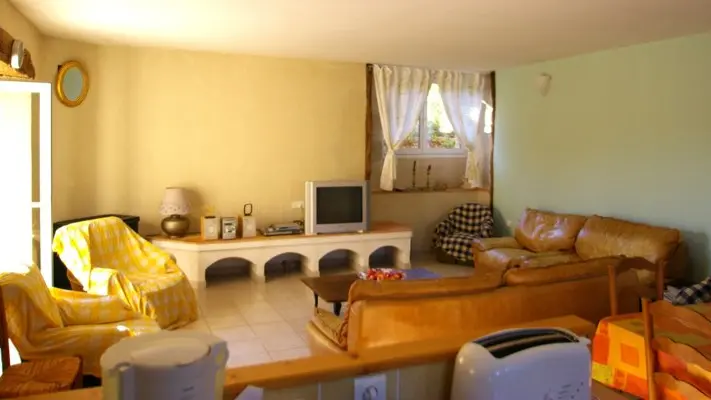 HLOAQU047FS001W3_THEZAC_salon