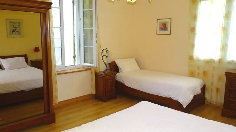 HLOAQU047V505J81--grande11